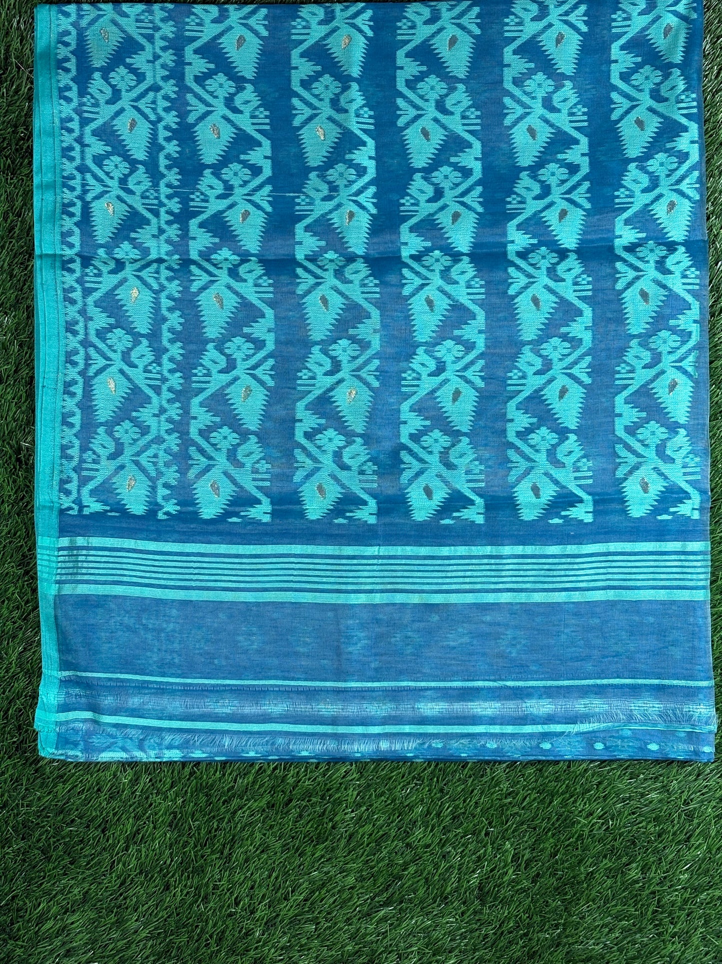 Traditional Jamdani Cotton Saree with Woven Floral Motifs