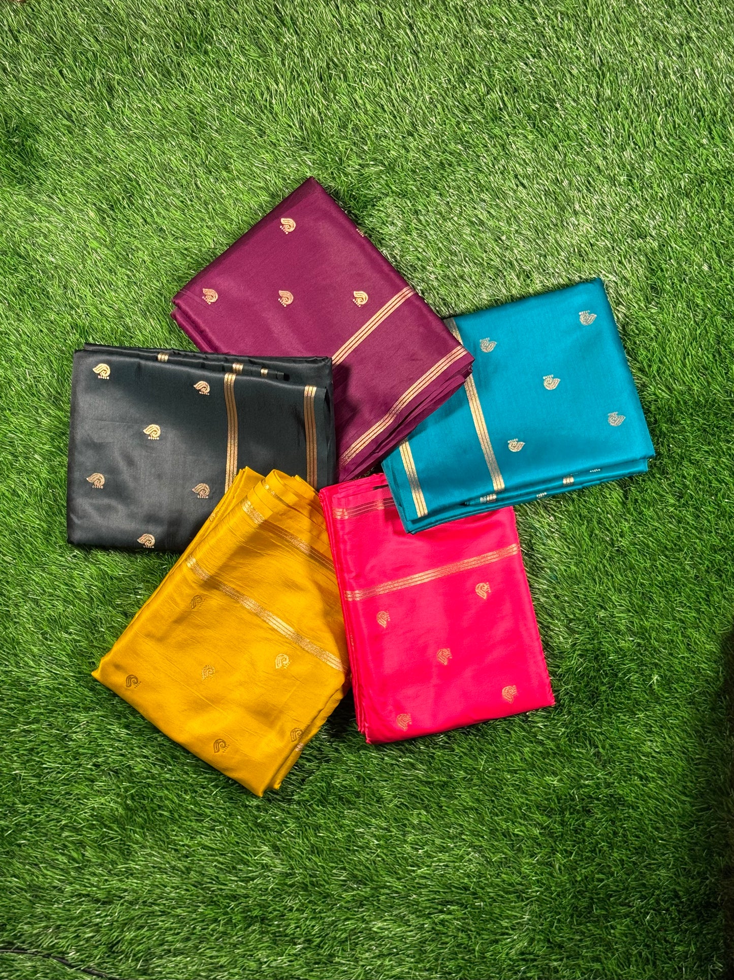 Premium Gajji Silk Saree with Zari Butti & Grand Contrast Pallu