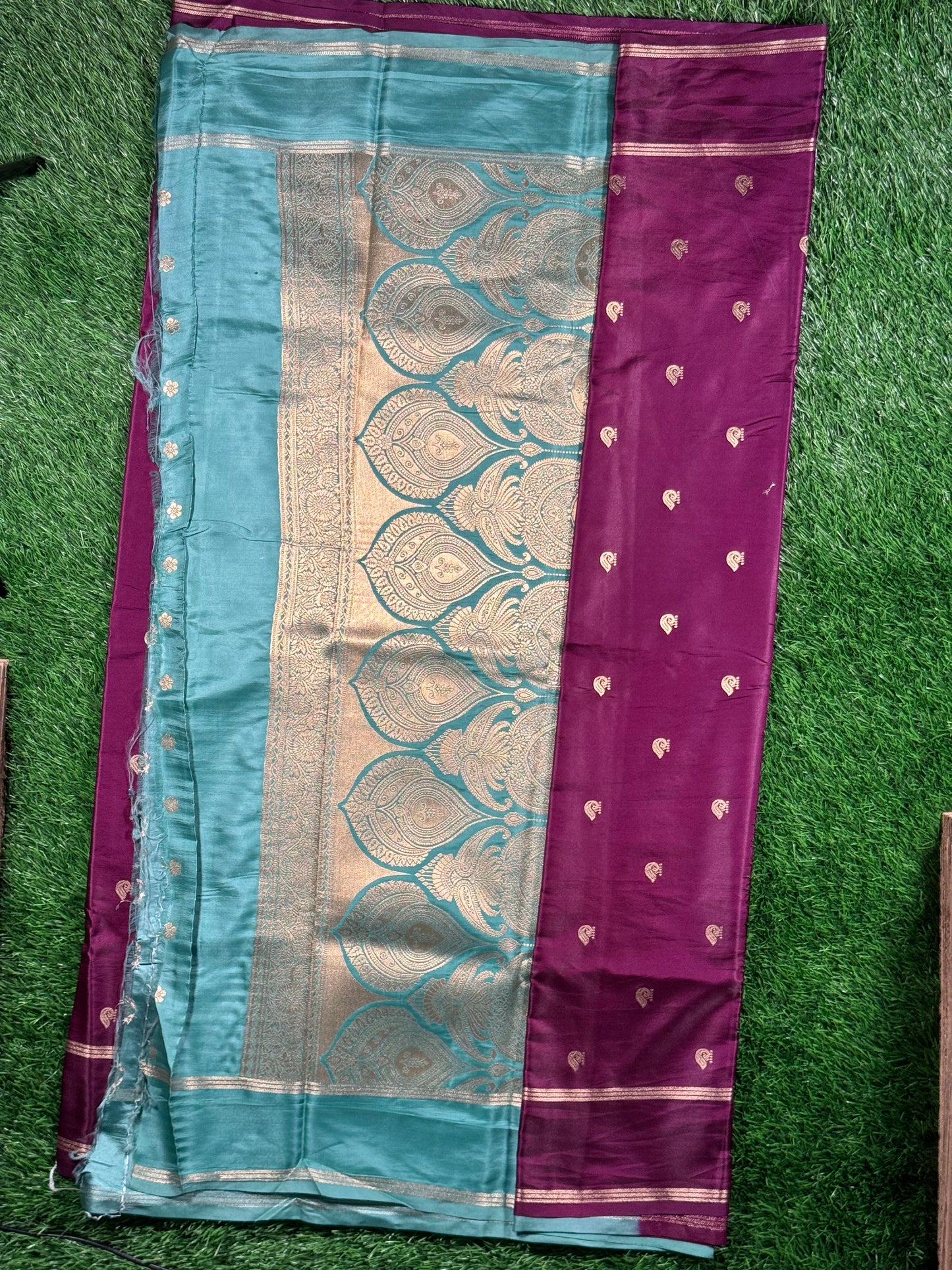 Premium Gajji Silk Saree with Zari Butti & Grand Contrast Pallu